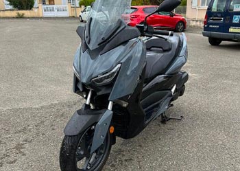 YAMAHA XMAX
